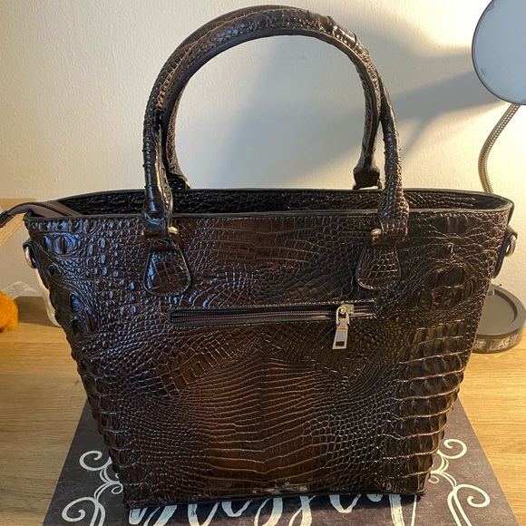 Beautiful faux alligator skin bag - Picture 3 of 4